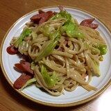 ウインナーとキャベツのバター醤油焼うどん